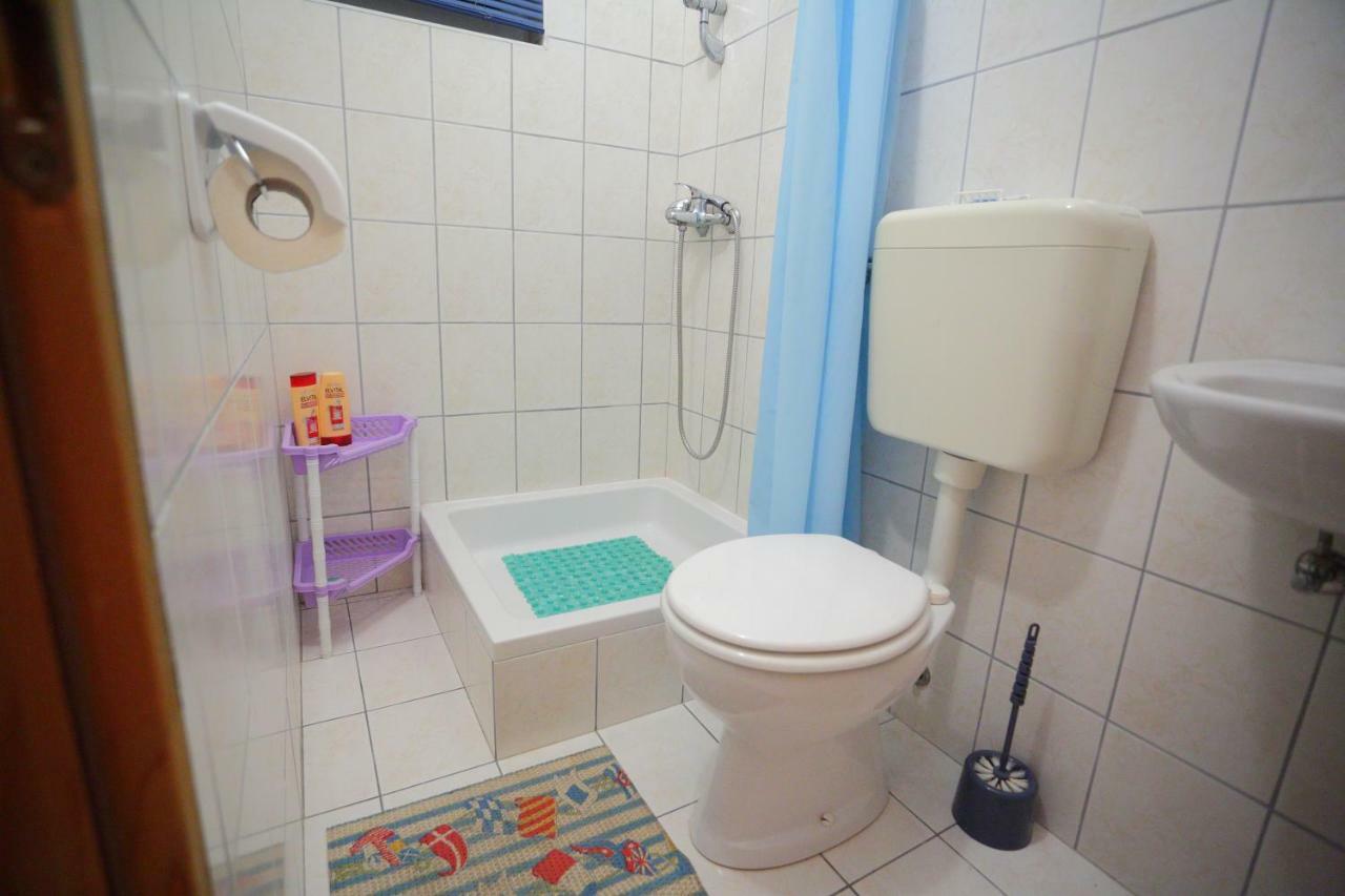 Fisa Apartments Vir Eksteriør billede